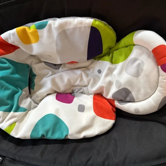 Reversible infant insert for MamaRoo - Picture 1 of 2